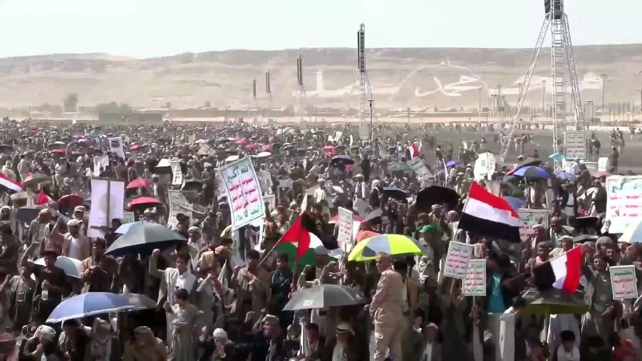 مسيرات مليونية في اليمن دعماً للقوات المسلحة ونصرة لفلسطين