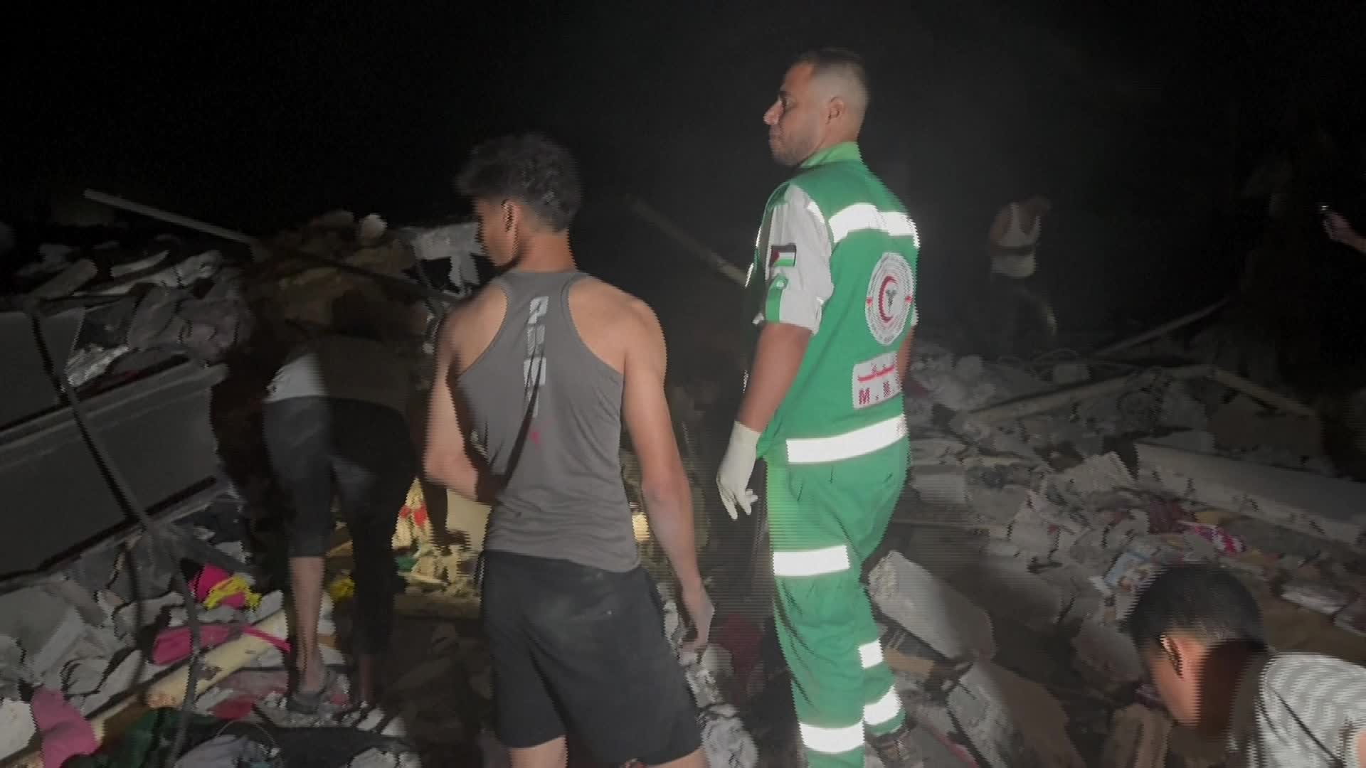 الاحتلال يرتكب 8 مجازر جديدة في غزة وعدد ضحايا العدوان على القطاع يرتفع إلى 35173 شهيدًا
