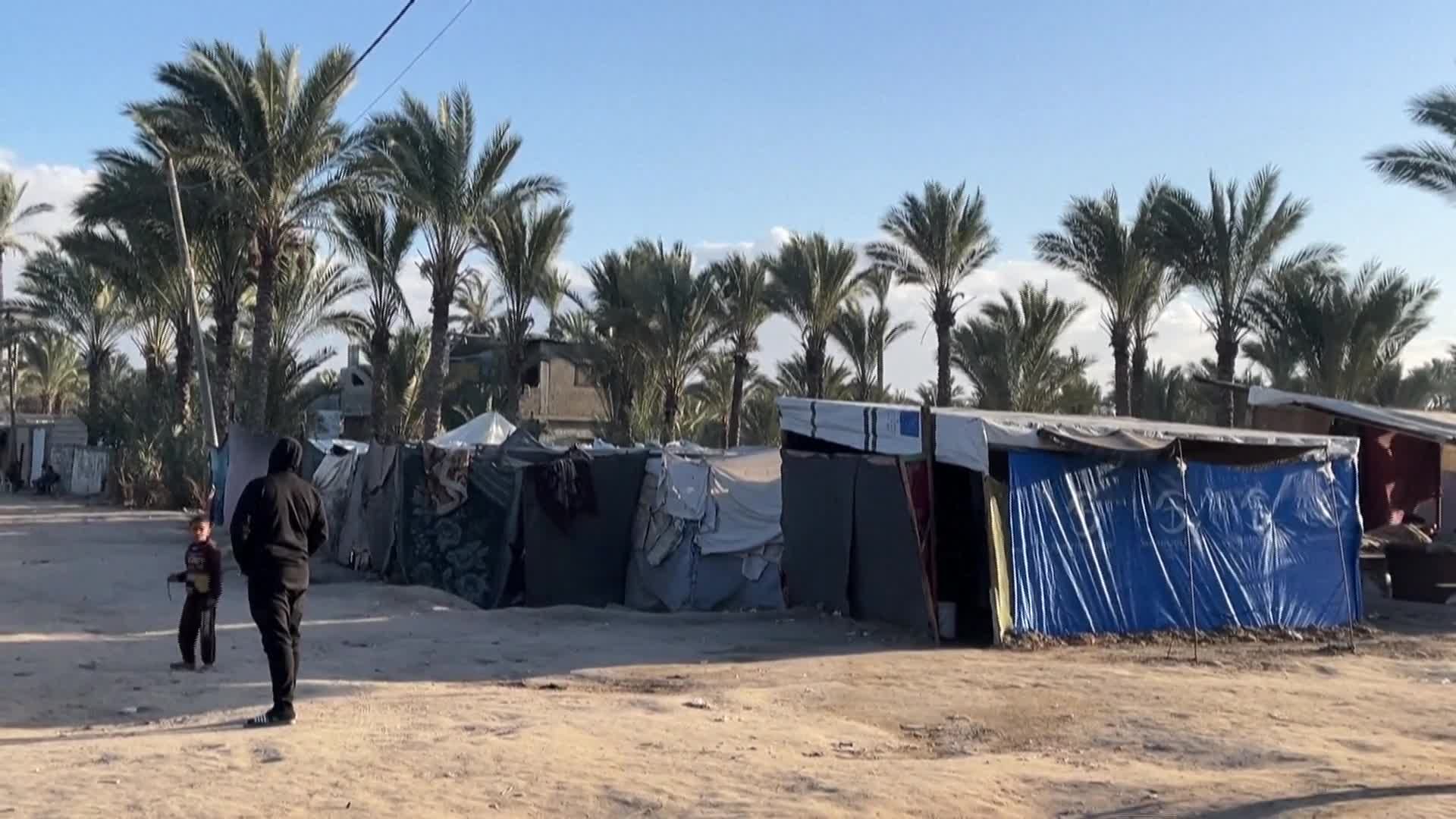غرق خيام النازحين جنوب ووسط قطاع غزة.. جريمة الإبادة الجماعية تدخل يومها الـ 451 تواليا