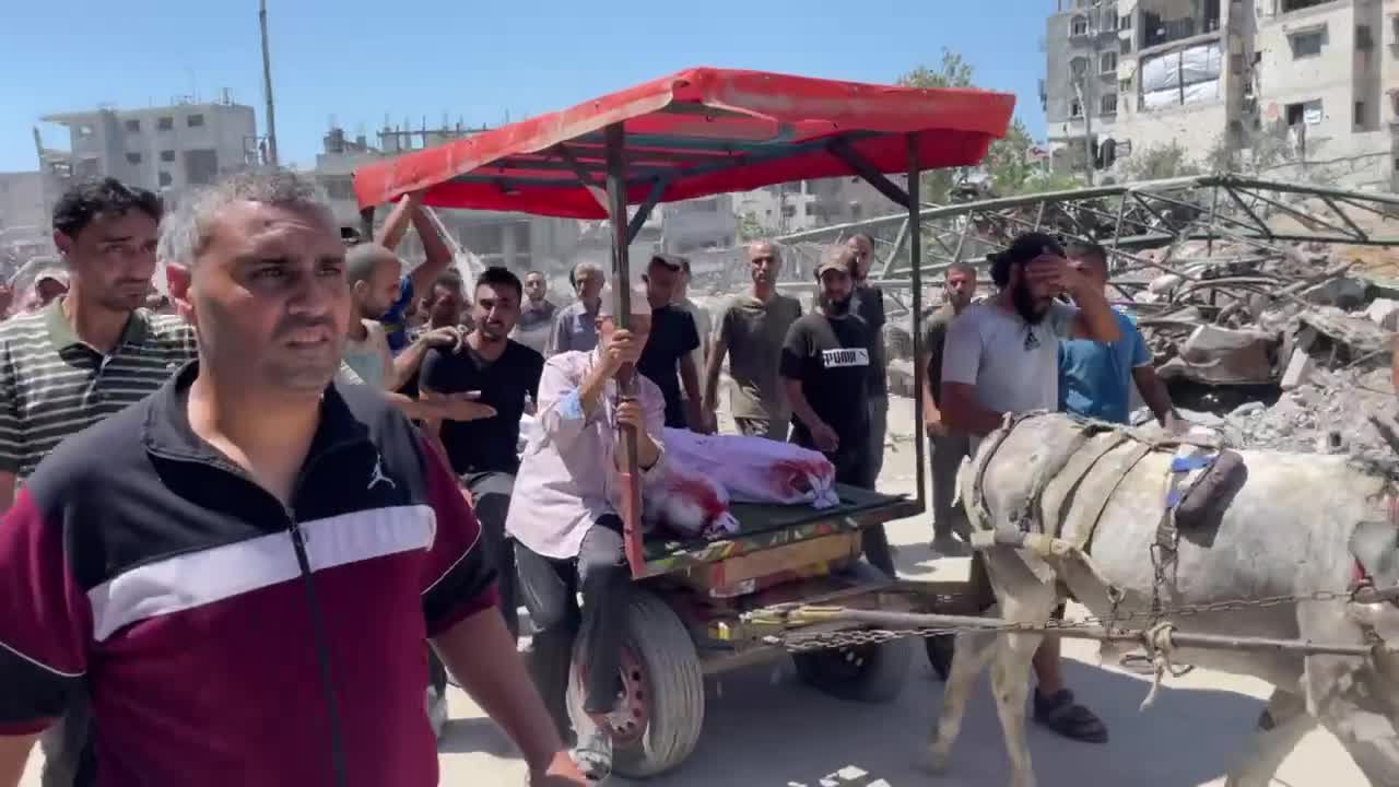 قوات الاحتلال تواصل حربها الشعواء على غزة لليوم الـ 262 توالياً في ظل تفشي المجاعة