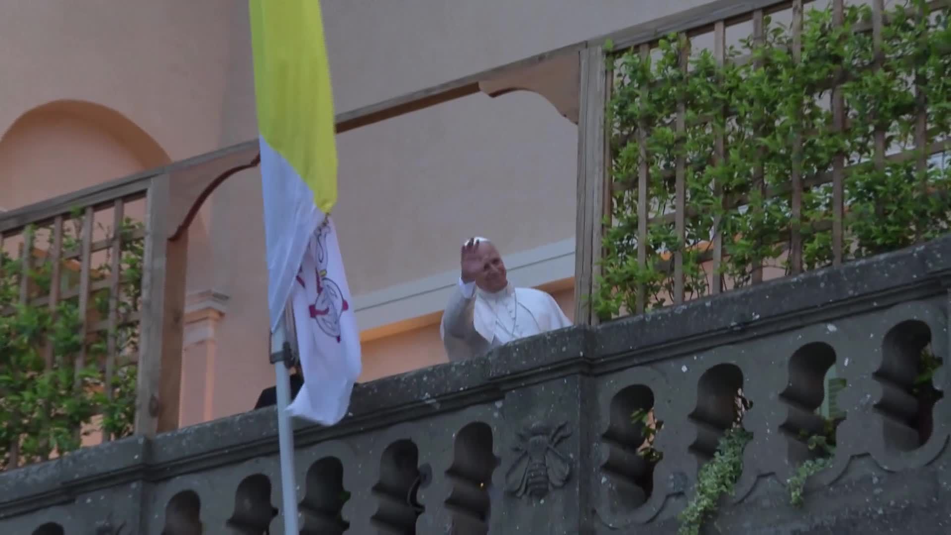 Mensaje del Papa León XIV en Castel Gandolfo: Llamado al diálogo frente a la carrera armamentista