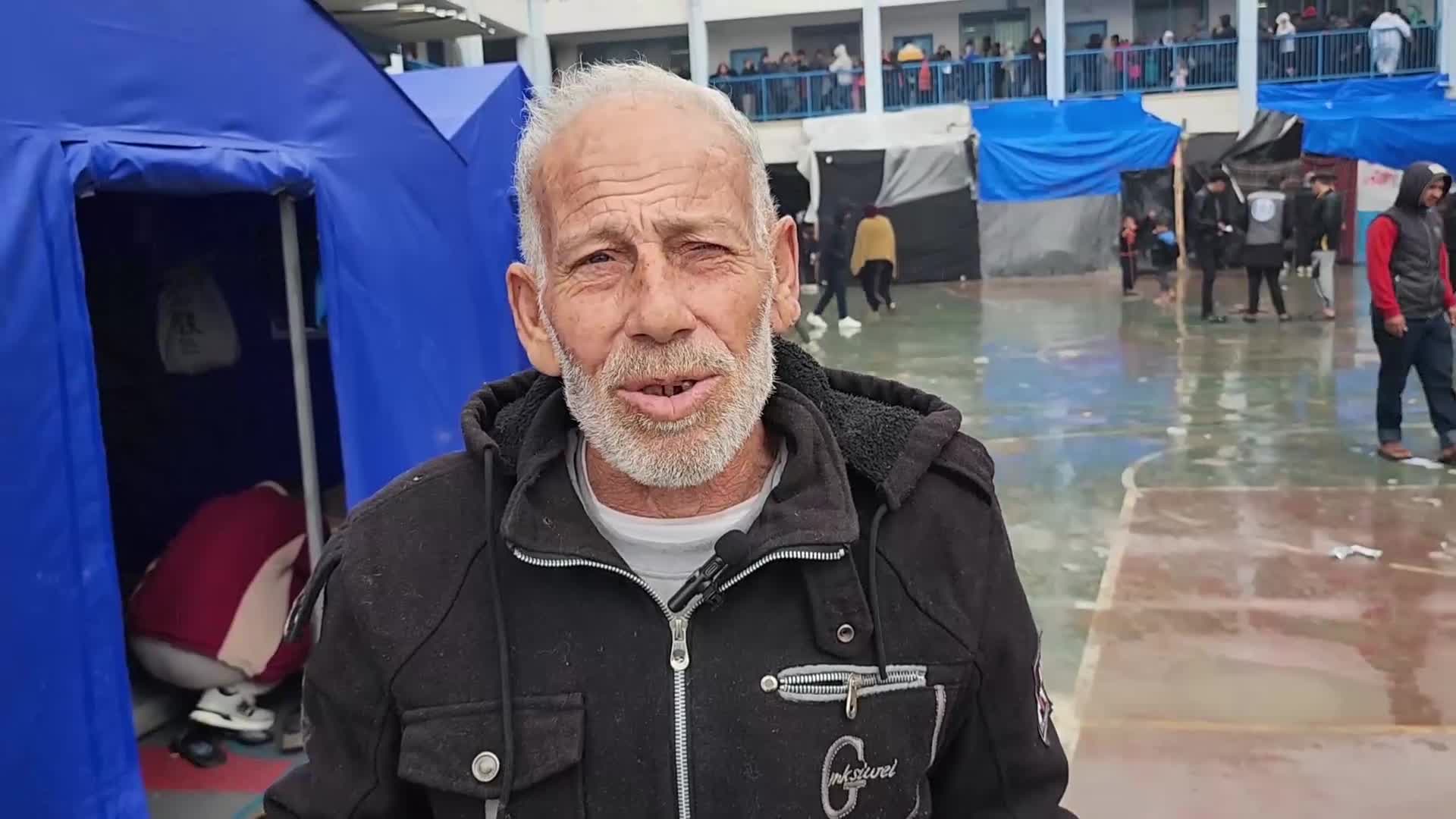 معتقل أفرج الاحتلال عنه: لم يفرقوا بين كبير وصغير والتعذيب كان لفظي وجسدي بشكل متواصل