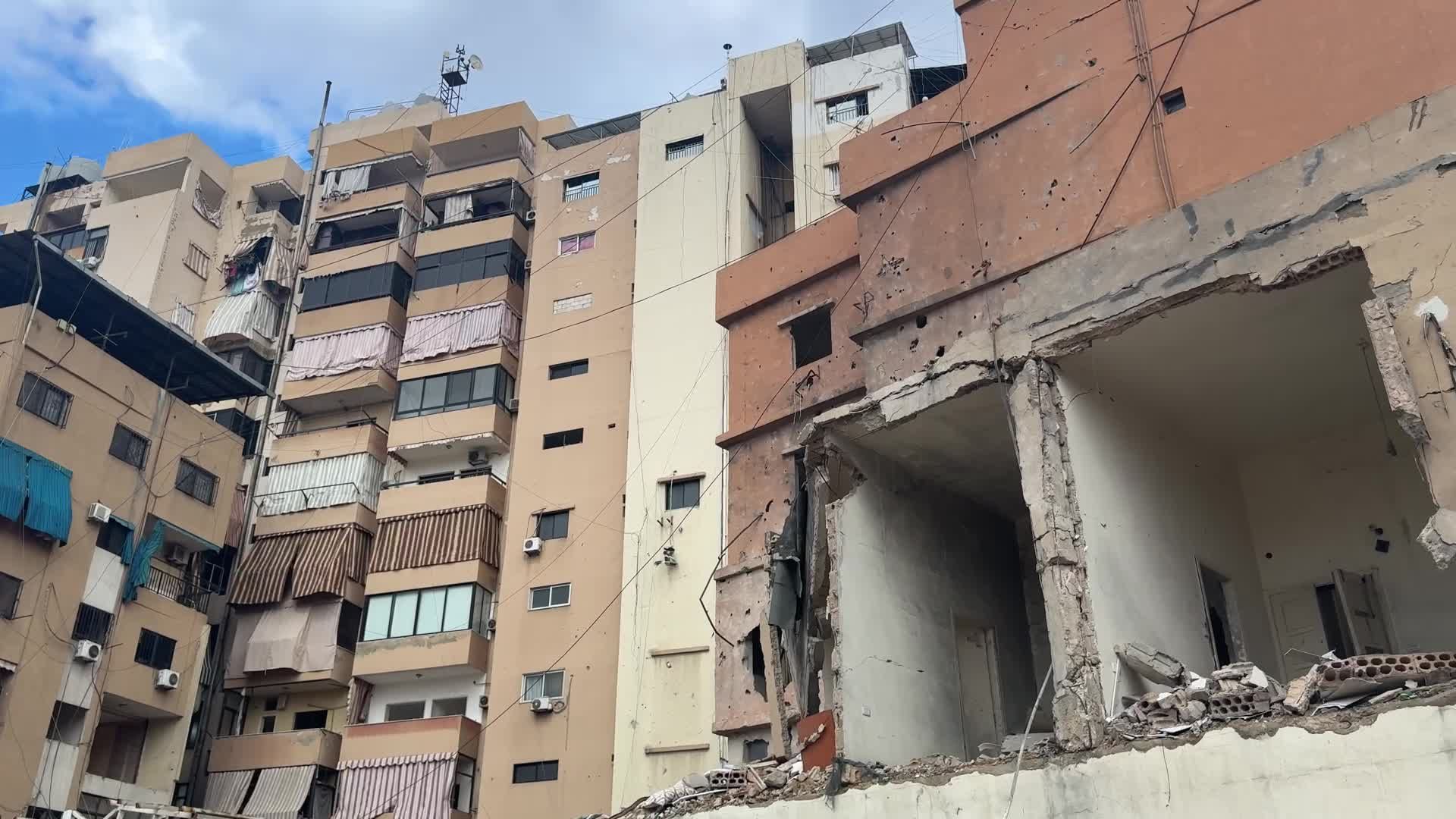 إعلاميون يزورون محيط منزل السيد الشهيد حسن نصرالله في ضاحية بيروت الجنوبية