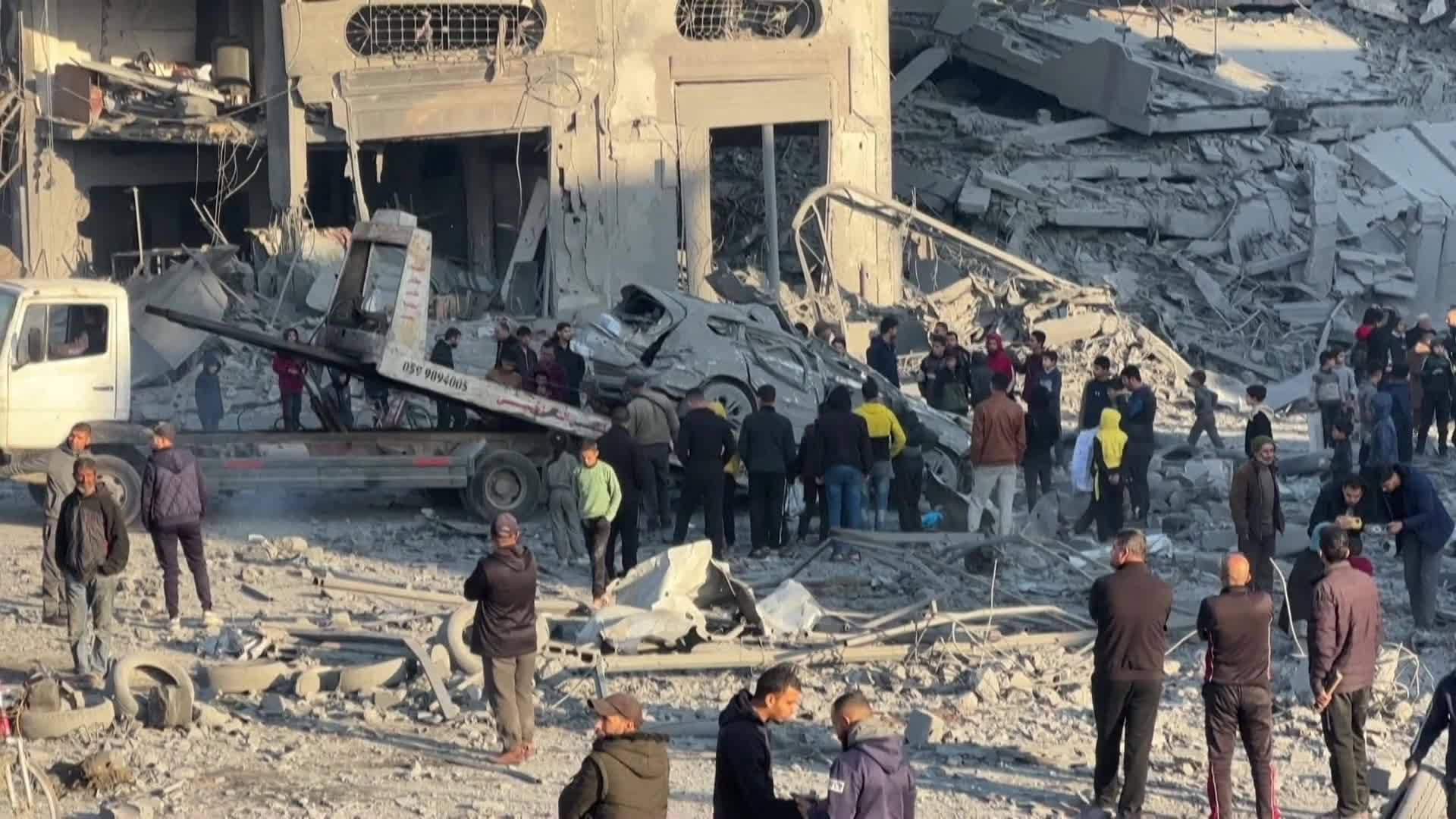 32 شهيداً منذ فجر اليوم.. حصيلة العدوان الإسرائيلي على غزة تتجاوز 46 ألفًا و645 شهيد