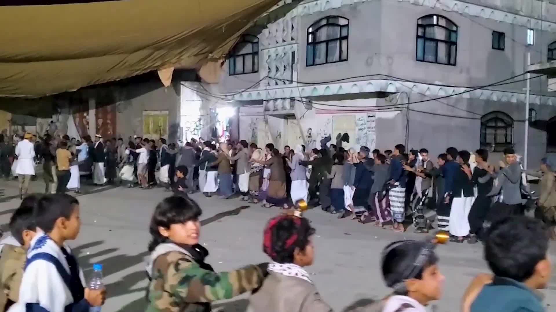 مهرجان شعبي في سوق الخميس بمران احتفاءً بذكرى عيد الغدير في صعدة