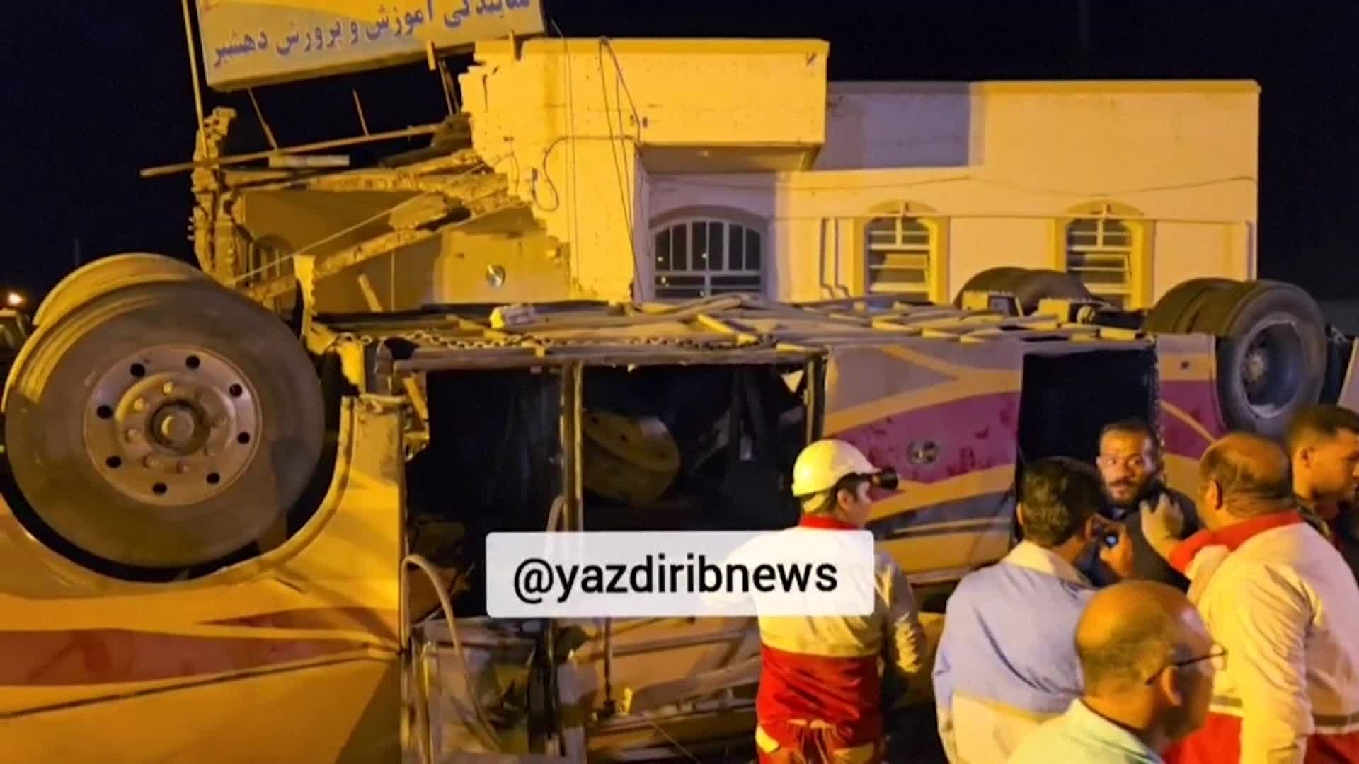 وفاة 28 باكستانيًا وإصابة آخرين إثر انقلاب حافلة زوار متوجهين لزيارة الأربعين