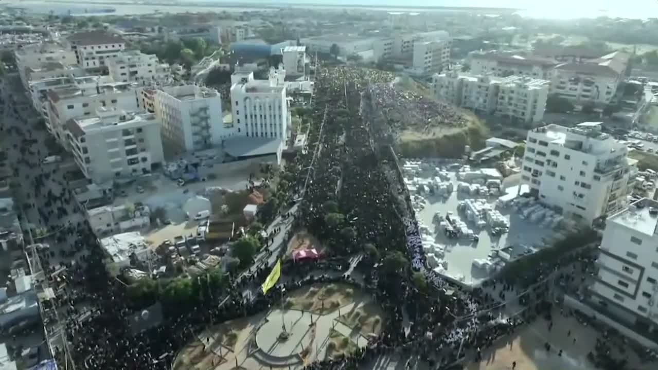 عشرات الآلاف يحيون الذكرى الثانية لاستشهاد السيدين نصر الله وصفي الدين في بيروت والجنوب والبقاع