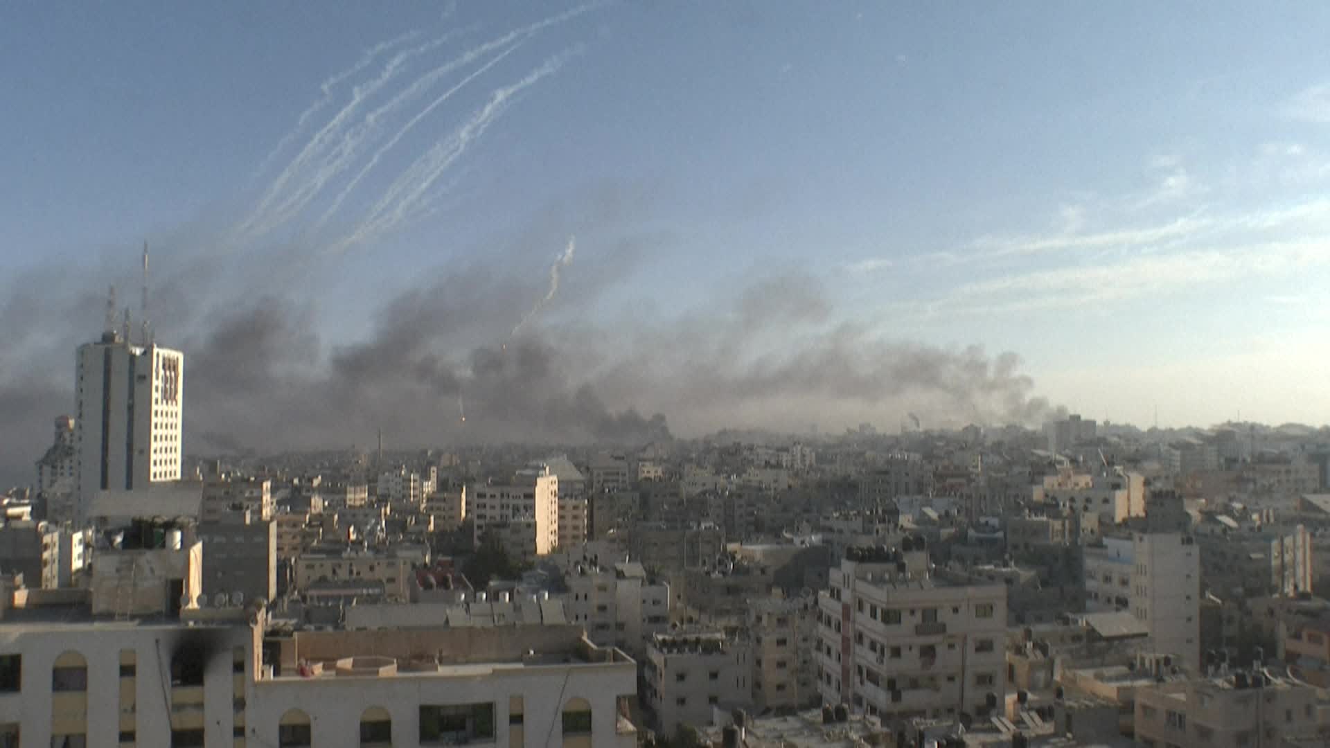 10812 شهيداً في غزة: معارك متواصلة في ظل محادثات دون اتفاق على "هدنة إنسانية"