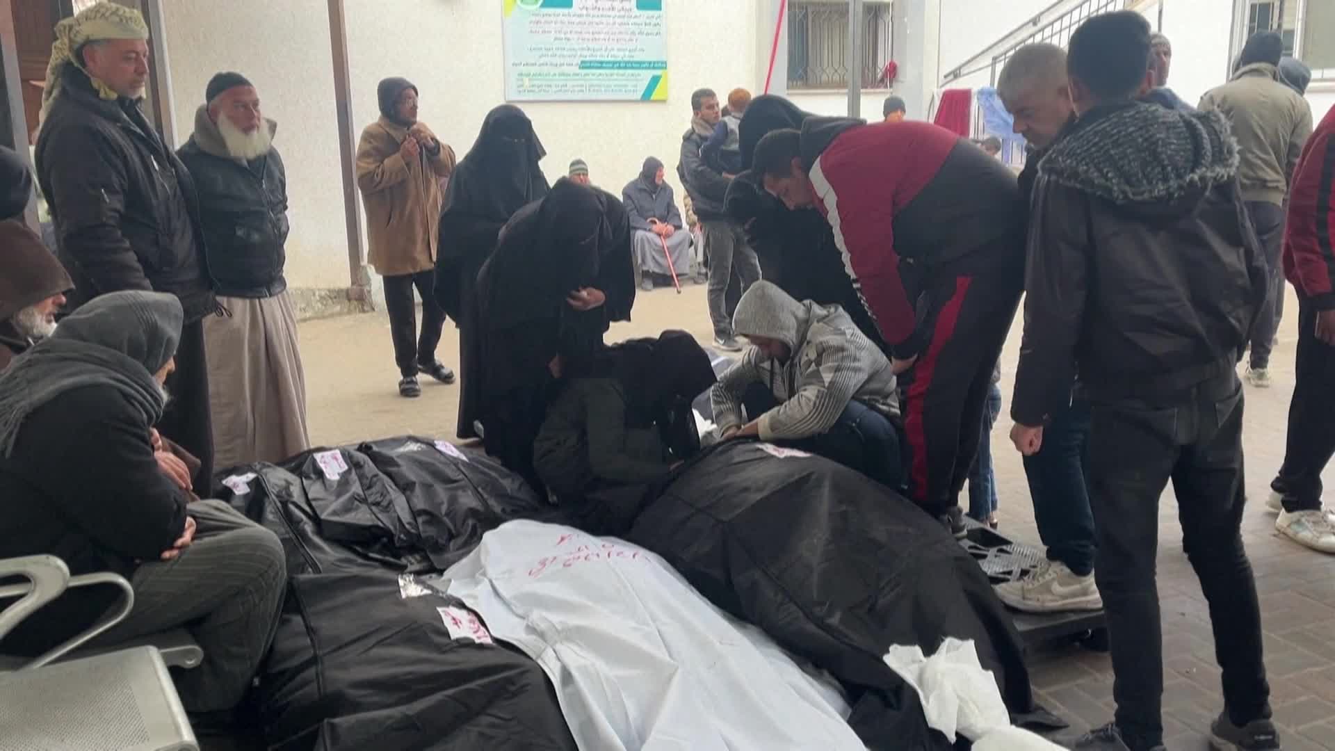 الاحتلال يرتكب 16 مجزرة جديدة في غزة وعدد ضحايا العدوان على القطاع يرتفع إلى 28064 شهيدًا