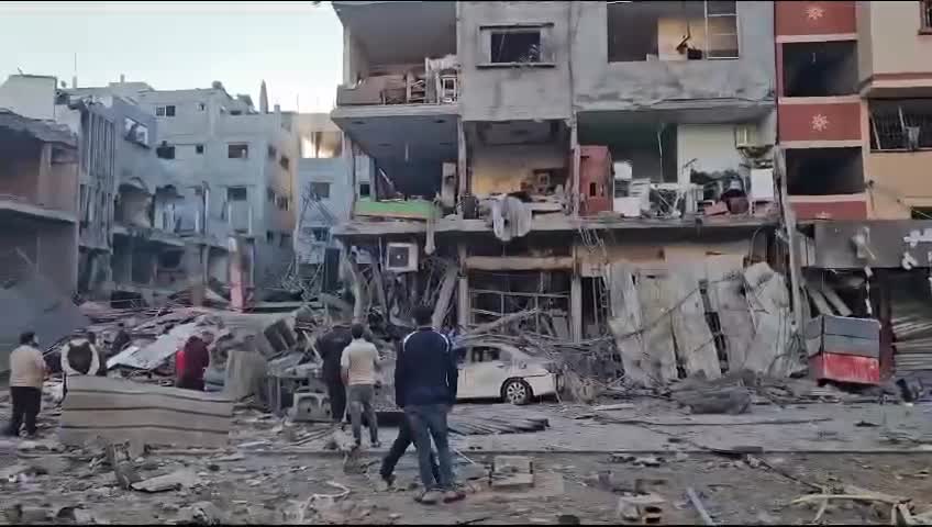 استشهاد أمين عام حركة الأحرار خالد أبو هلال ونجله إثر قصف إسرائيلي لمنزله في حي الشيخ رضوان