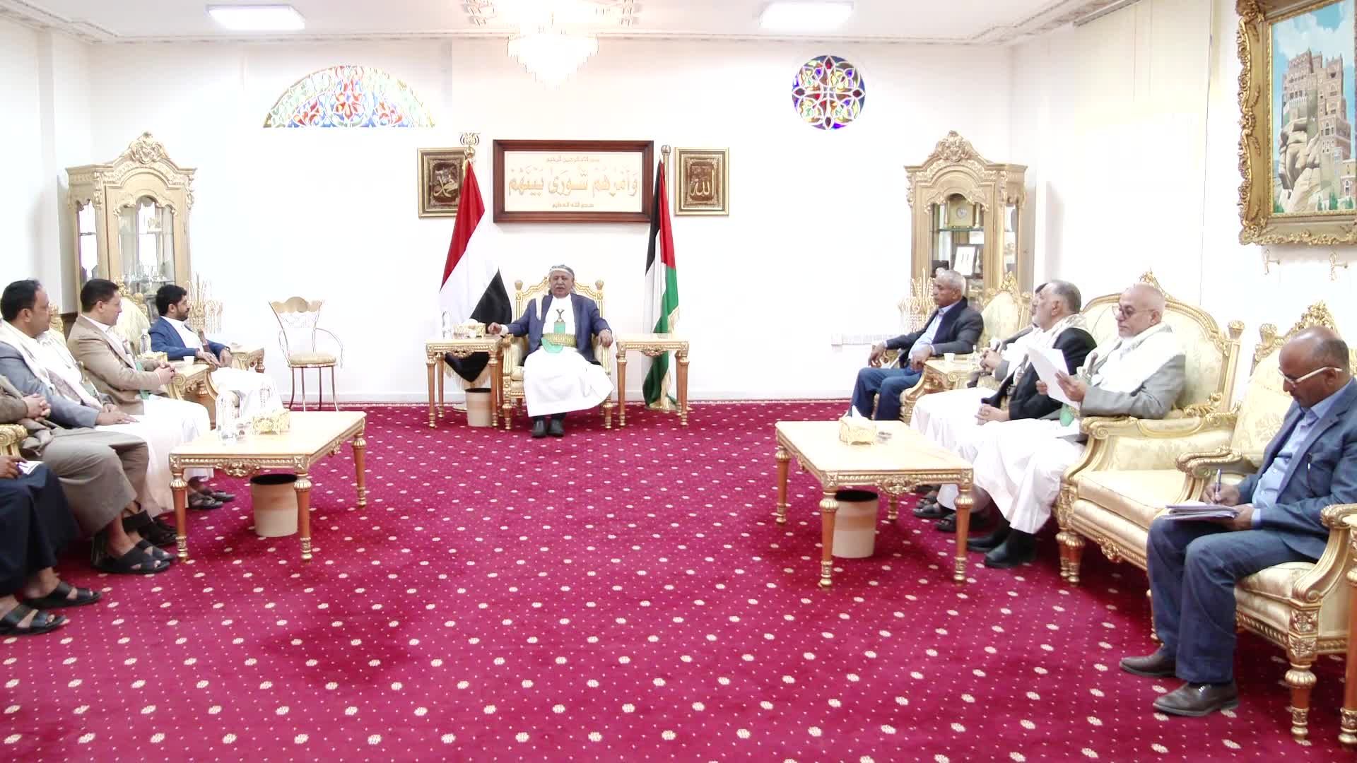 رئيس مجلس النواب يؤكد أولوية ملف الأسرى ويشيد بجهود اللجنتين العسكرية والوطنية