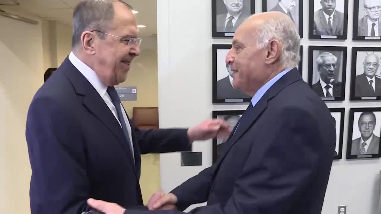 لافروف ونظيره الجزائري يؤكدان ضرورة تنسيق الجهود في الأمم المتحدة لوقف إطلاق النار في غزة