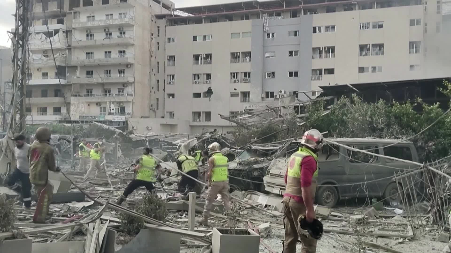 Israeli Airstrike Targets Vicinity of Jabal Amel Hospital in Tyre, Causing Casualties and Severe Damage