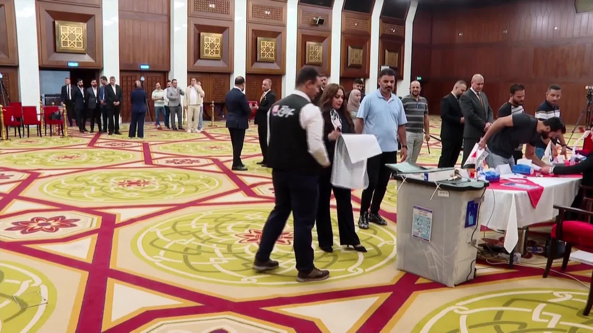 مفوضية الانتخابات العراقية : لا تمديد لوقت الاقتراع
