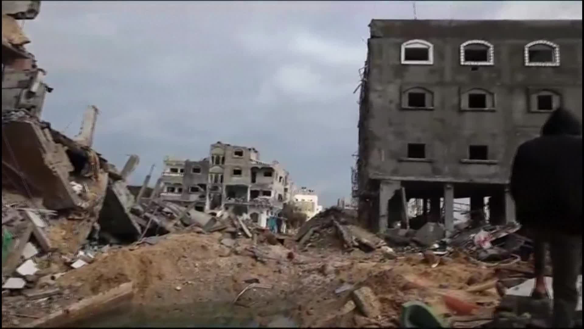 نسف مربعات سكنية واستهداف مراكز الإيواء.. الحرب على غزة تدخل يومها 111 مخلفةً مئات الشهداء
