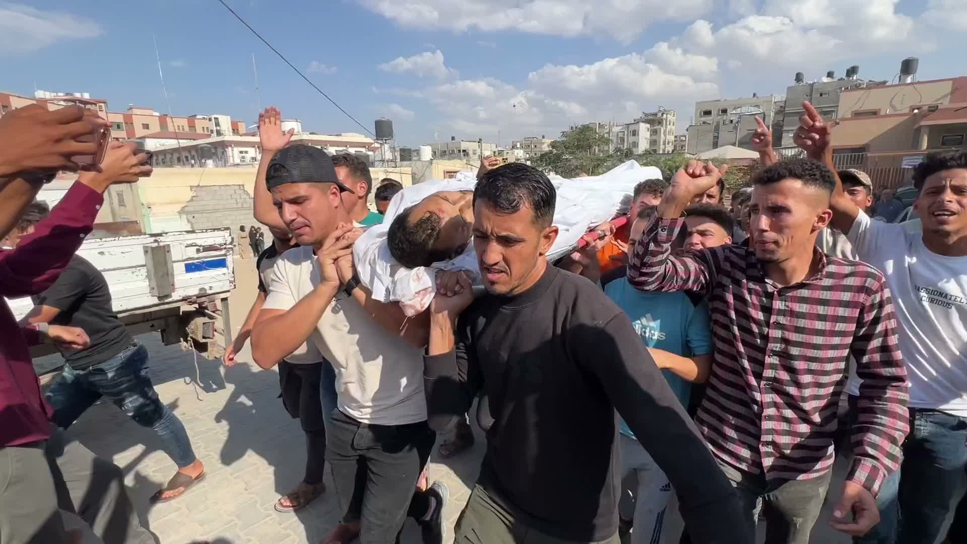 3 شهداء و11 إصابة خلال 24 ساعة في غزة ترفع الحصيلة التراكمية إلى 74,564 شهيدًا و175,770 إصابة