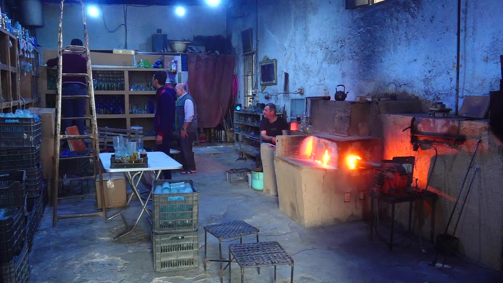 نفخ الزجاج وتشكيله.. حرفة دمشقية تدخل على لائحة اليونيسكو