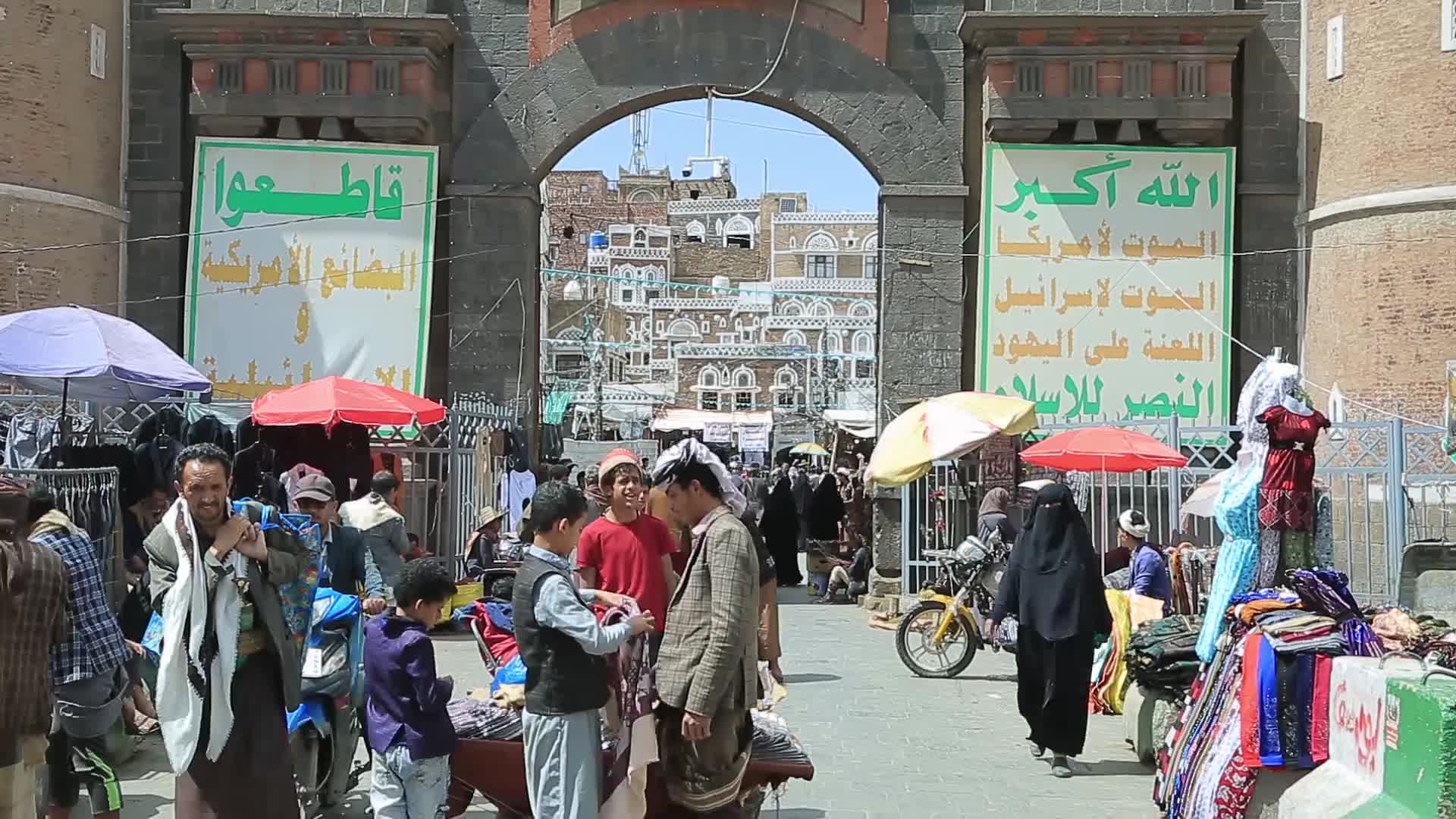  شهر رمضان في الجامع القديم بصنعاء.. نفحات إيمانية وروحانية مضاعفة