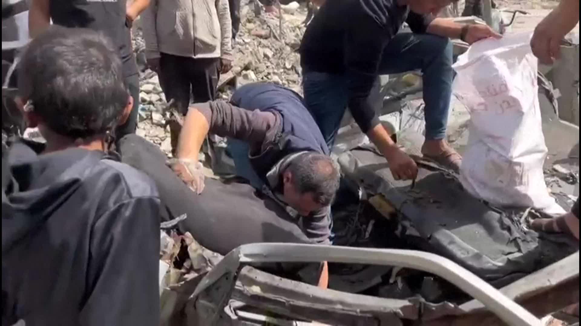 حرب الإبادة الجماعية على غزة تدخل يومها الـ176.. أسلحة أمريكية جديدة لإسرائيل والأخيرة تصعّد