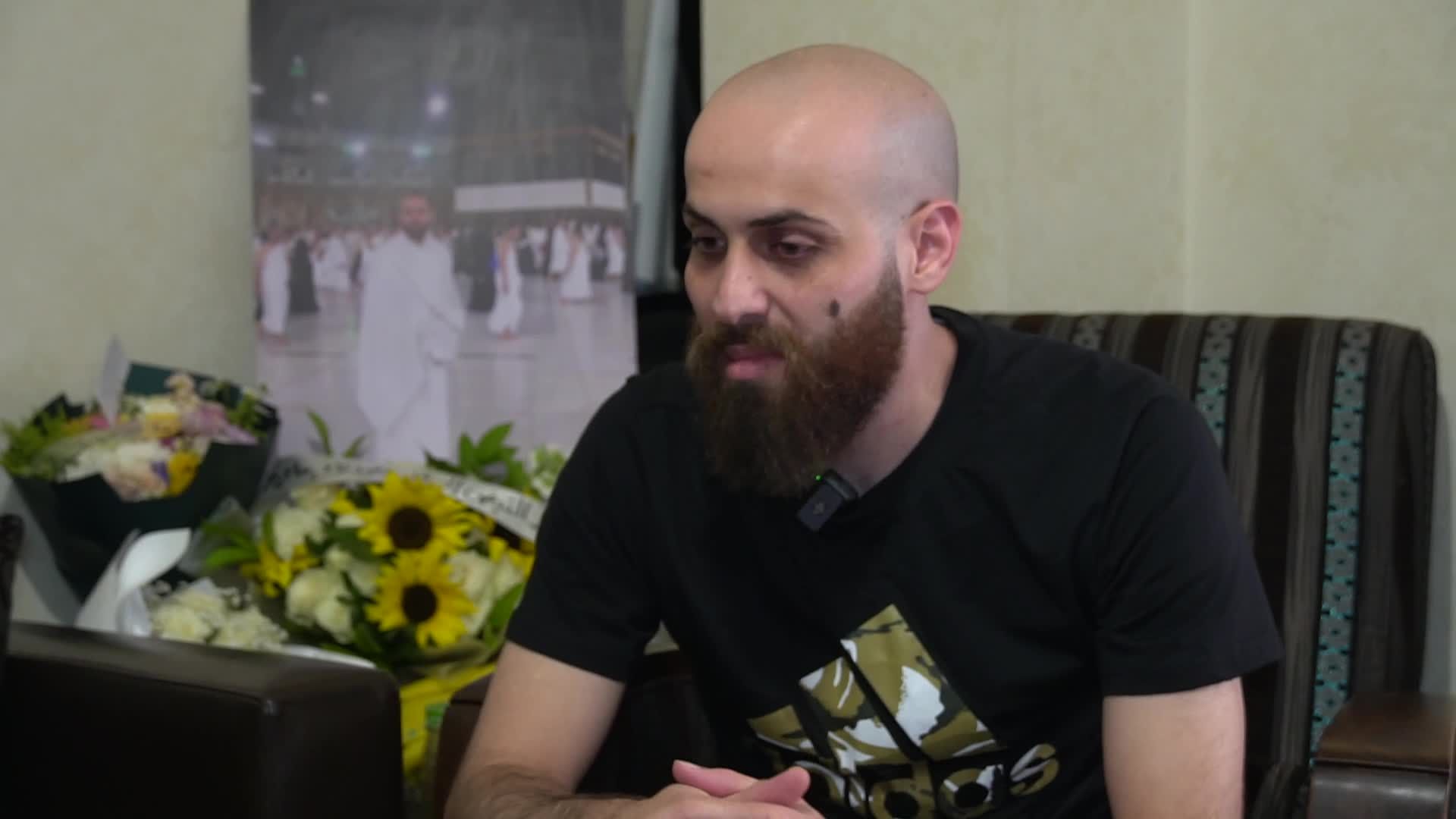 اعتقلته السلطات السعودية بتهم سياسية.. حيدر يعود محرراً لبلاده