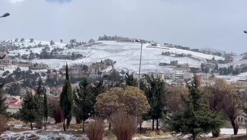 Primera Nevada del Año en Baalbek: Interrupción Educativa y Medidas de Precaución