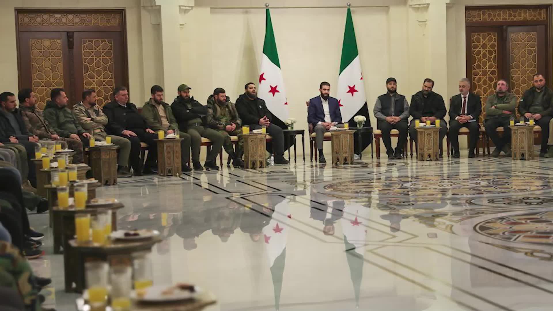 القيادة العامة تعلن الاتفاق على حل الفصائل ودمجها في وزارة الدفاع