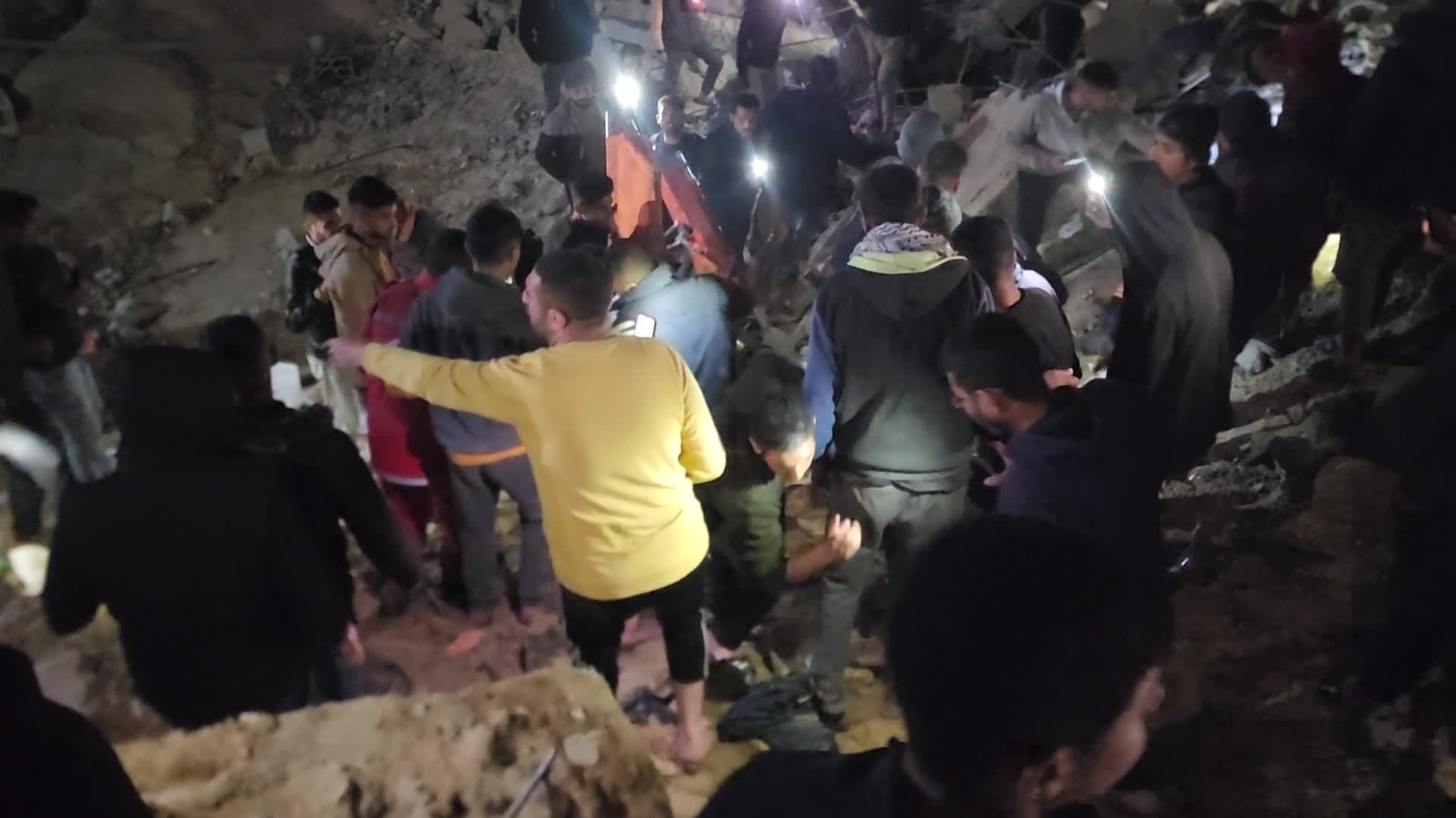 Israel Commits 11 Massacres within 24 Hours, Raising Toll to 32,333 Killed and 74,694 Injured