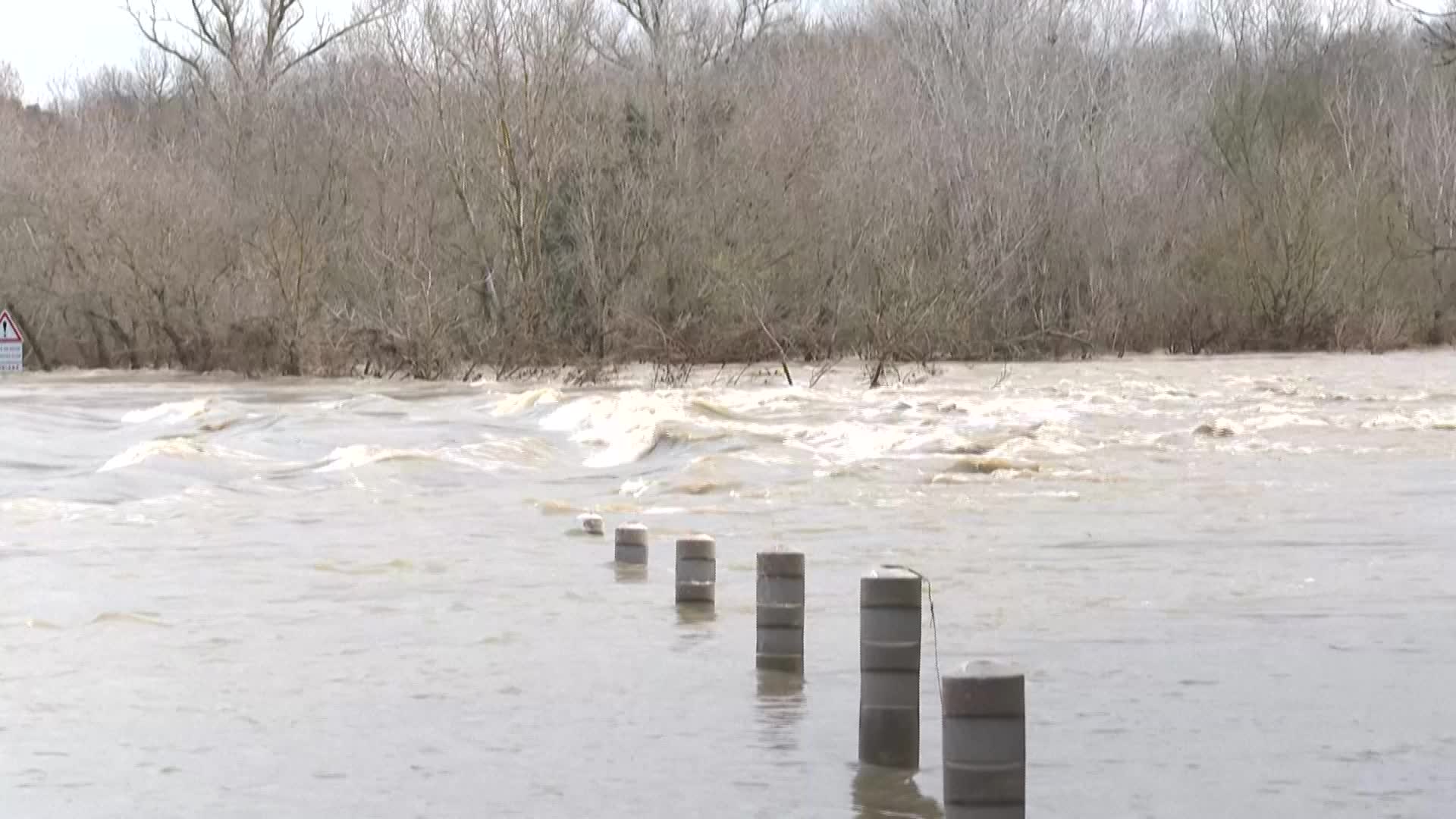  3 people were killed and others missing due to heavy rains in the southeast of the country