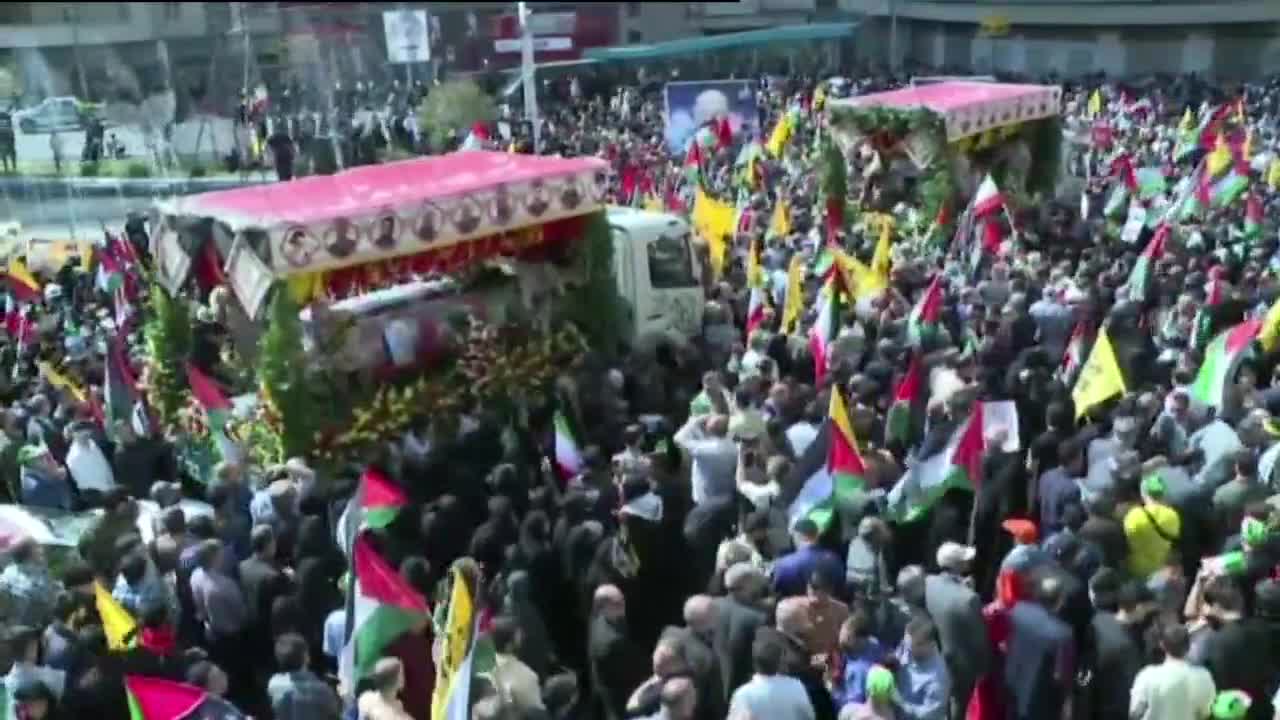 انطلاق مراسم تشييع جثامين شهداء العدوان الاسرائيلي على دمشق خلال مسيرات يوم القدس بطهران