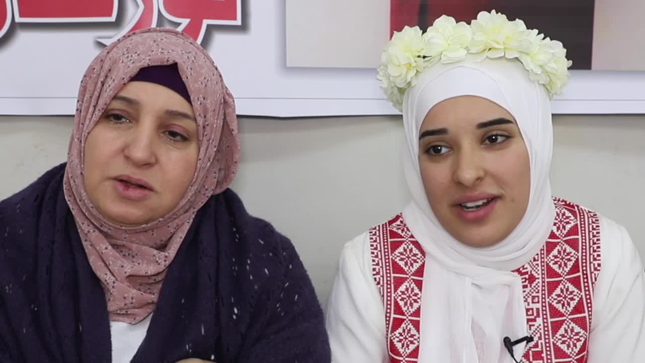 "نورهان عواد".. دخلت سجون الاحتلال طفلة وخرجت شابة: الأسير لا يعاني وحده وأمي تحررت اليوم